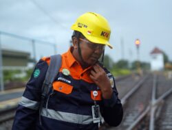 Tak Ada Kemeriahan Perayaan Tahun Baru, Semua Demi Keselamatan Penggunajasa Kereta Api