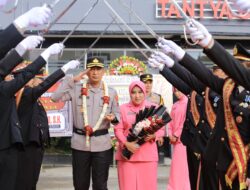 Pertunjukan Pencak Silat Meriahkan Penyambutan Kapolres Baru di Madiun